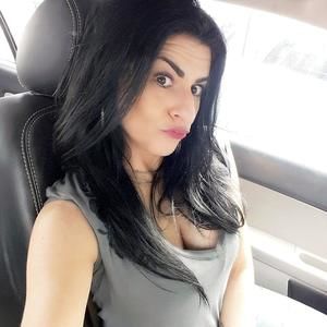 Meet your Posher, Esther